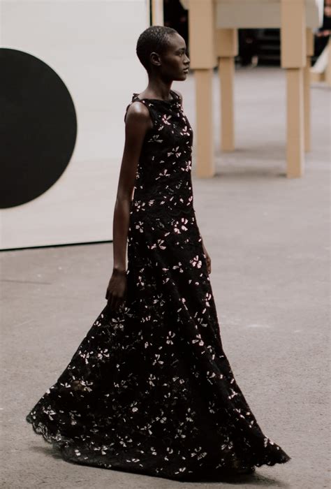 défilé chanel printemps-été 2023|Chanel haute couture show 2023.